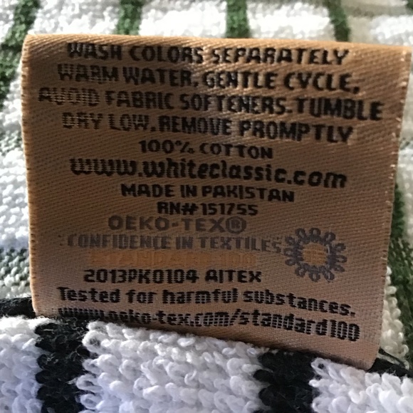 Crocheted Hanging Towels- set of 2- New - Picture 4 of 4